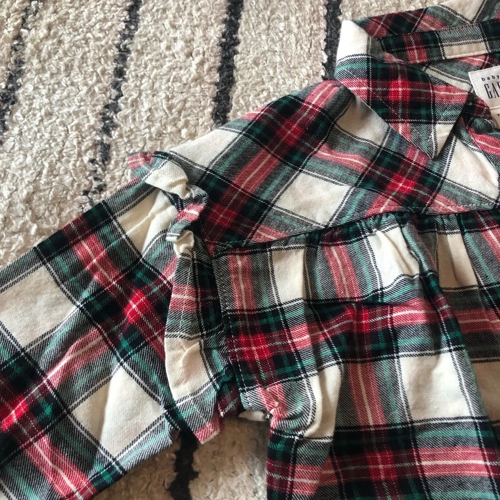 Gap plaid button down shirt NWT